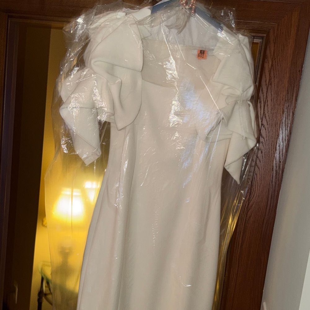 Badgley Mischka Cream Wedding Dress